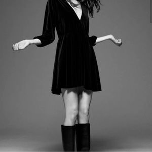 Zara black velvet dress long sleeve v-neck - never worn